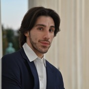 Portrait von Dario Pometti, Tenor, 2026 als Fürst Yamadori in Madama Butterfly