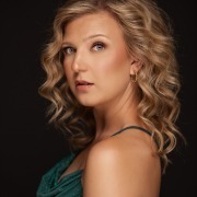 Portrait von Jana Stadlmayr, Sopran, 2026 als Kate Pinkerton in Madama Butterfly