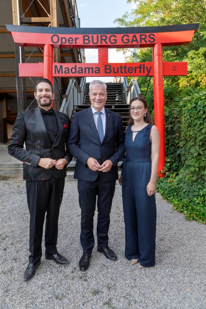 Clemens Unterreiner, Finanzlandesrat Anton Kasser, Bianca Erlinger hoch Clemens Unterreiner, Finanzlandesrat Anton Kasser, Bianca Erlinger